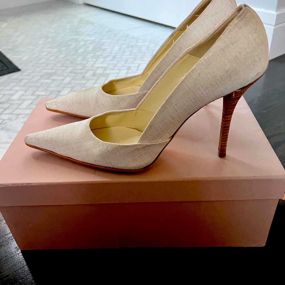 Miu Miu White Pump size 39 1/2